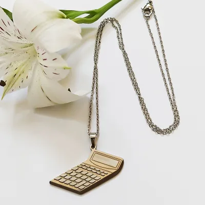 گردنبند بلتاگالری مدل ماشین حساب