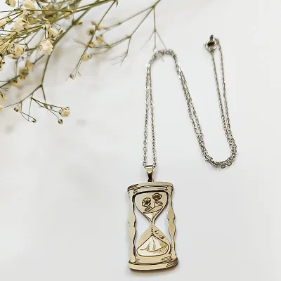 گردنبند بلتاگالری ساعت شنی