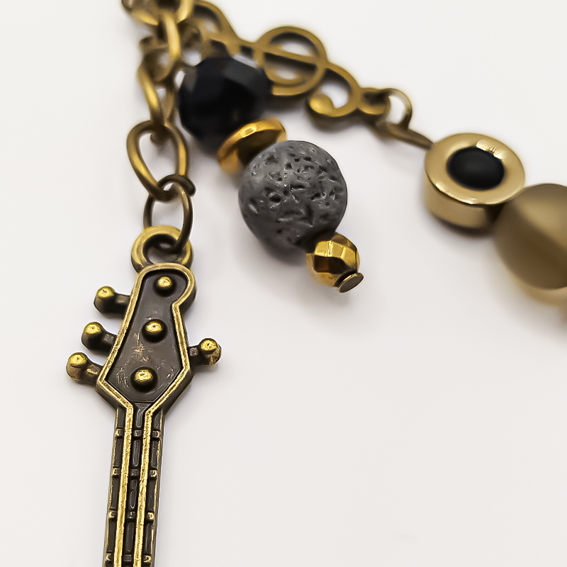 جاکلیدی گیتاریست بلتاگالری با سنگ های طبیعی 4 جاکلیدی گیتاریست بلتاگالری با سنگ های طبیعی