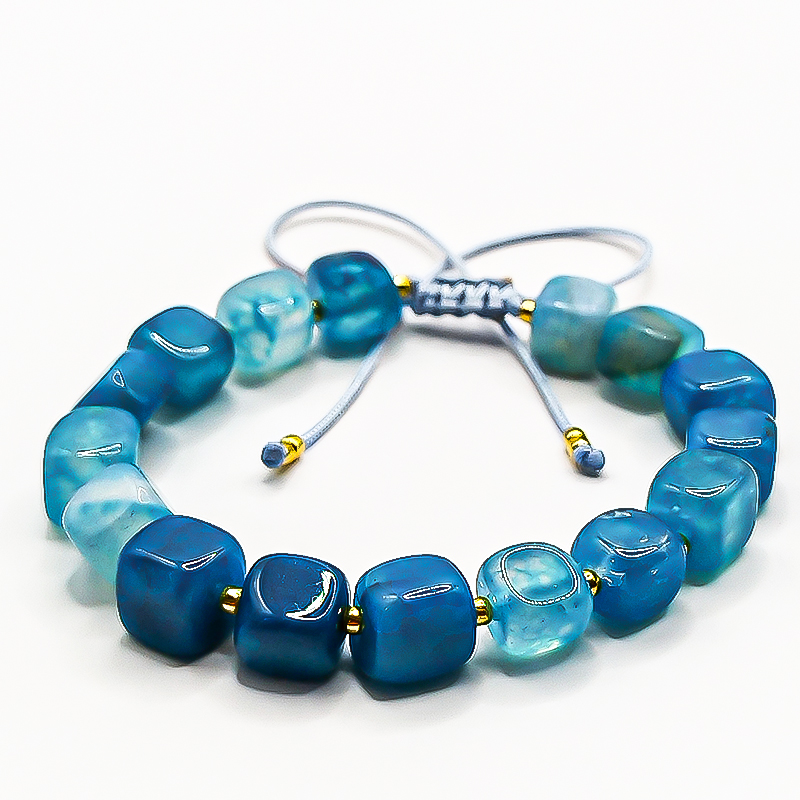 دستبند سنگ عقیق آبی طبیعی با مهره‌های درخشان