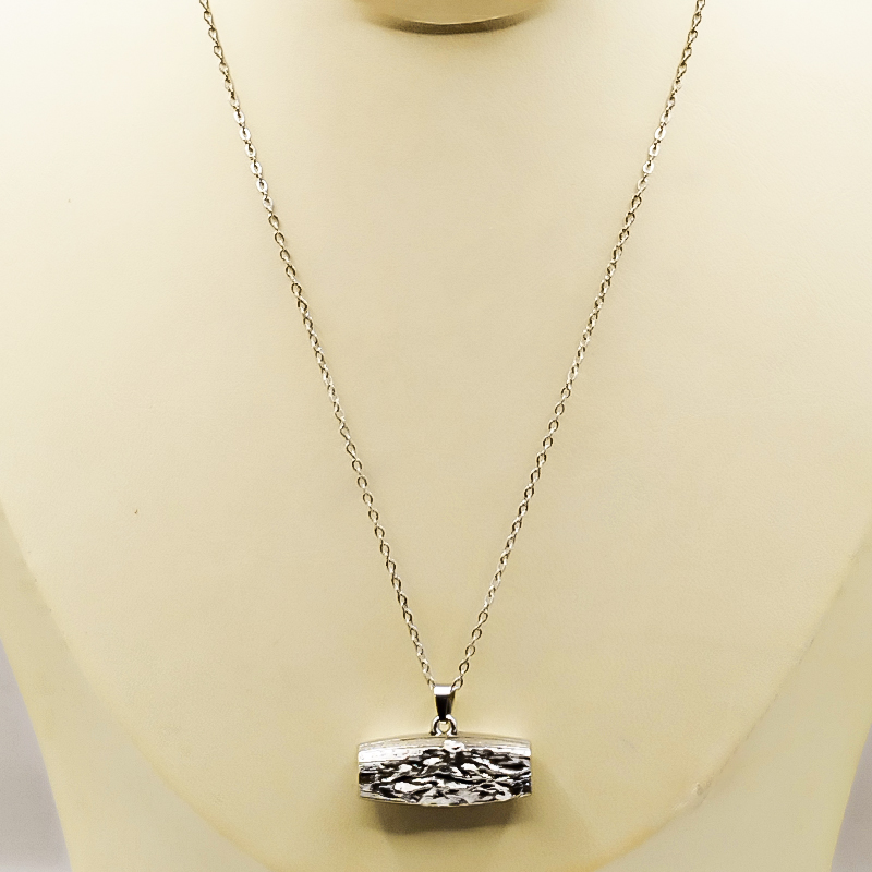 گردنبند بلتاگالری منشور کوروش مدل سوگند استیل نقره ای 2 گردنبند بلتاگالری منشور کوروش مدل سوگند استیل نقره ای