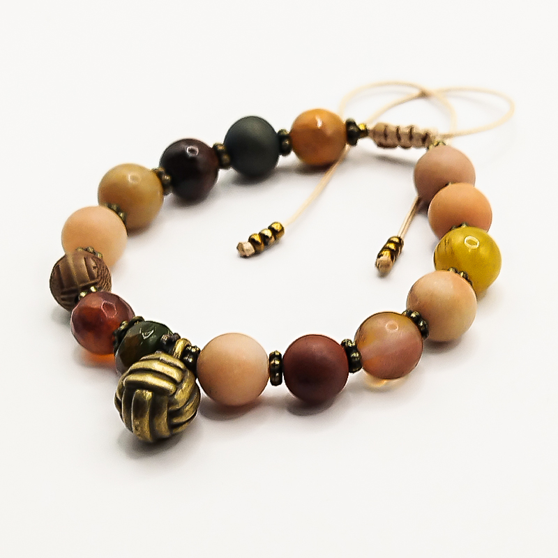 دستبند سنگی بلتاگالری مدل هیرو با آویز کاموا برنجی 6 دستبند سنگی بلتاگالری مدل هیرو با آویز کاموا برنجی