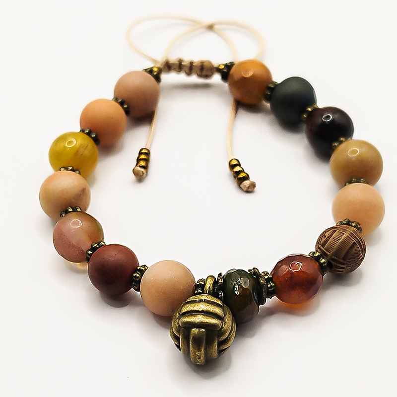 دستبند سنگی بلتاگالری مدل هیرو با آویز کاموا برنجی 8 دستبند سنگی بلتاگالری مدل هیرو با آویز کاموا برنجی