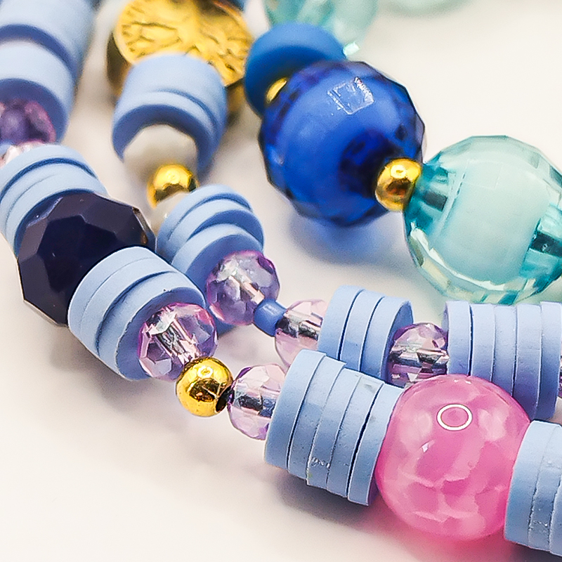 بند عینک سنگ و مهره عقیق،آمتیست، فیموهای مات، کریستال و گویچه های طلایی بلتا گالری مدل باتا 19 بند عینک فانتزی با مهرههای بنفش و آبی تیره