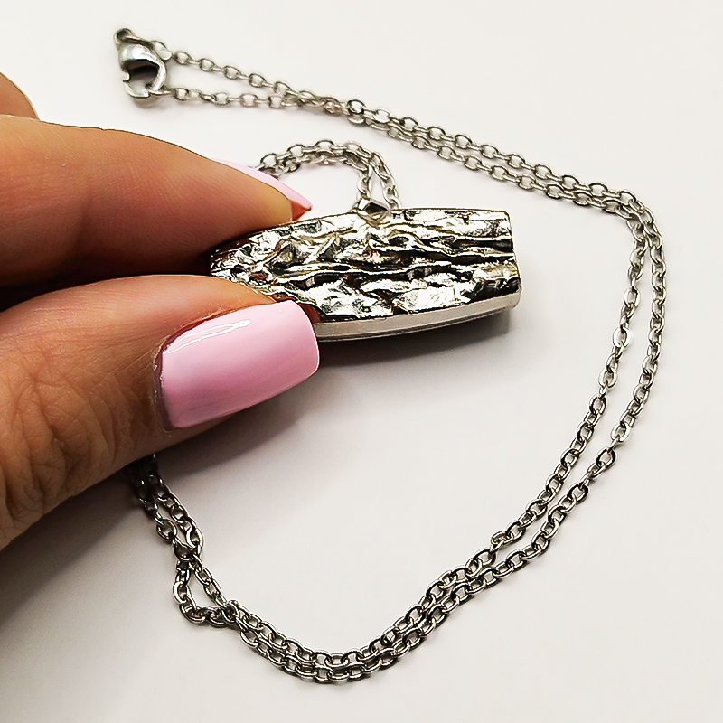 گردنبند بلتاگالری منشور کوروش مدل سوگند استیل نقره ای 4 گردنبند بلتاگالری منشور کوروش مدل سوگند استیل نقره ای