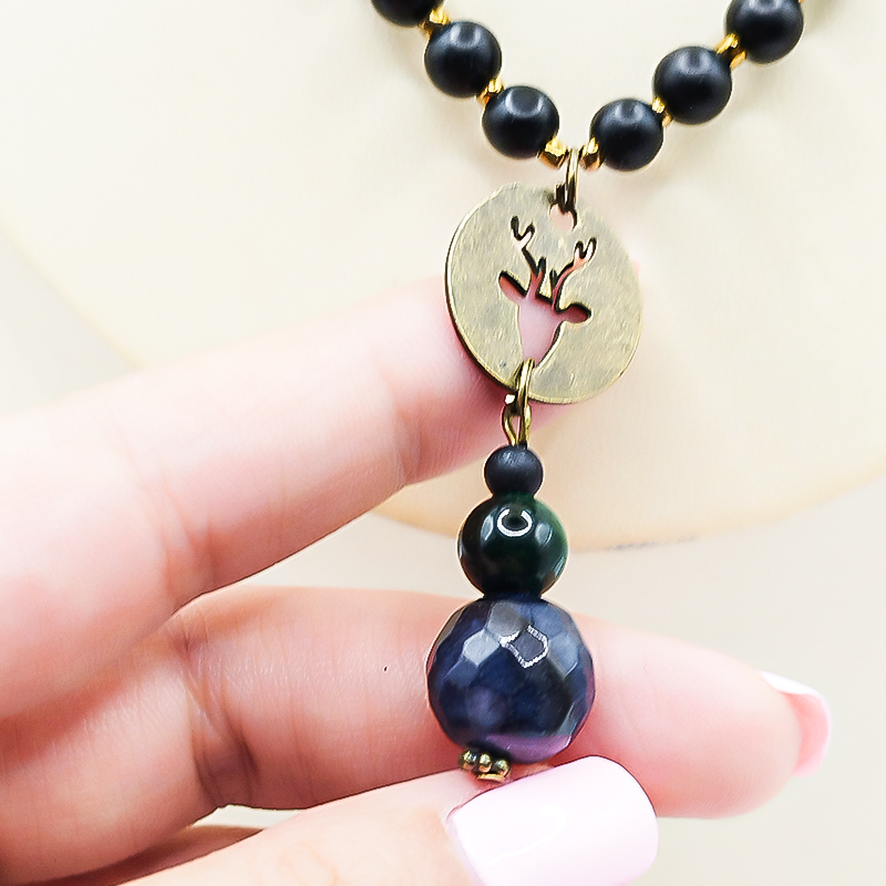 گردنبند بلتاگالری با سنگ انیکس و پلاک گوزن مدل هلنا 5 گردنبند بلتاگالری با سنگ انیکس و پلاک گوزن مدل هلنا