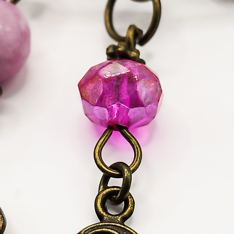 سنجاق سینه برنزی سنگ عقیق و آویز فیل بلتاگالری مدل فریماه 9 سنجاق سینه آنتیک با سه آویز تزئینی