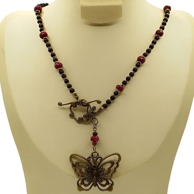 گردنبند سنگی بلتاگالری مدل فریماه با پلاک پروانه 9 گردنبند سنگی بلتاگالری مدل فریماه با پلاک پروانه