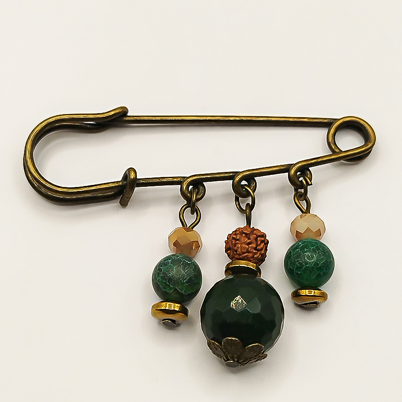 سنجاق سینه اسکاتلندی بلتاگالری برنج و سنگی مدل طهورا 1 سنجاق سینه اسکاتلندی بلتاگالری برنج و سنگی مدل طهورا