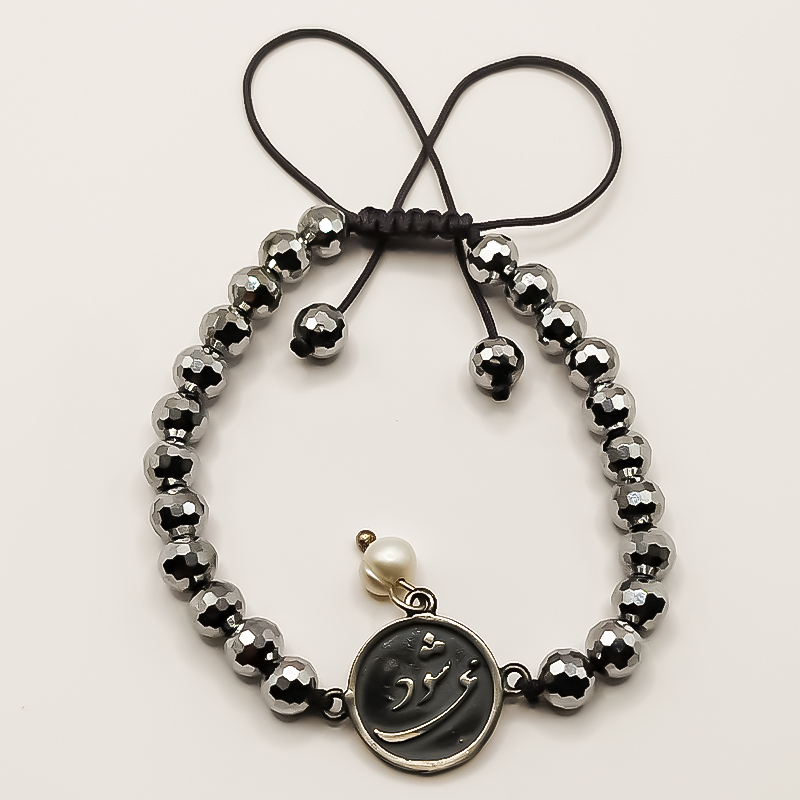 دستبند نقره ای با پلاک نقره بلتاگالری مدل می شود 4 دستبند نقره ای با پلاک نقره بلتاگالری مدل می شود