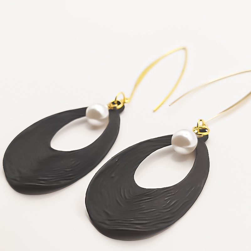 گوشواره آویزی بلتاگالری مدل الیما 4 گوشواره آویزی بلتاگالری مدل الیما