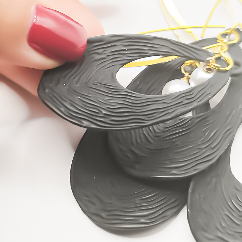 گوشواره آویزی بلتاگالری مدل الیما 6 گوشواره آویزی بلتاگالری مدل الیما